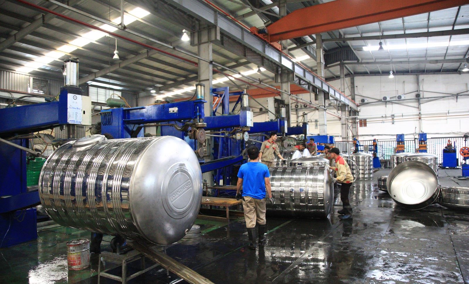 Những Điều Về Bồn Chứa Inox Mà Bạn Cần Biết 5 nha may san xuat bon nuoc son ha