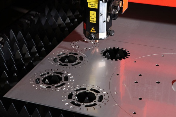 cat laser kim loai inox cat cnc 11