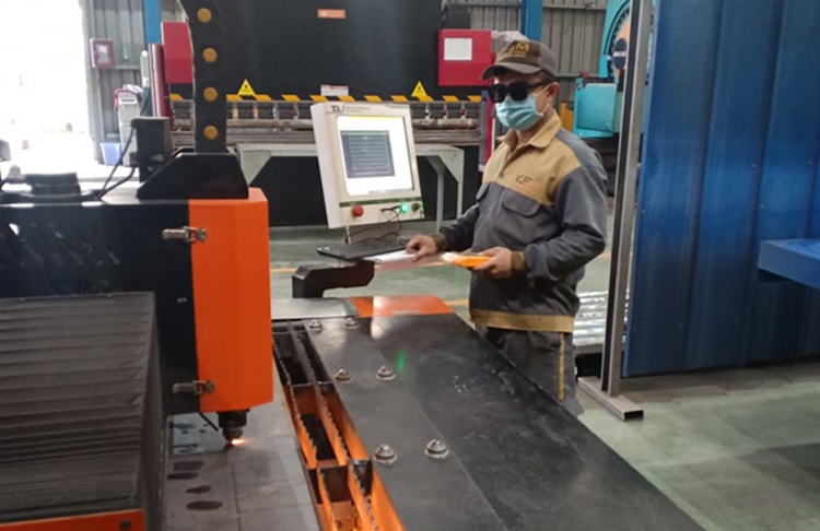 NHỮNG ƯU NHƯỢC ĐIỂM MÀ BẠN CẦN BIẾT KHI SỬ DỤNG CÔNG NGHỆ LASER 3 gia cong cat laser tren kim loai 2