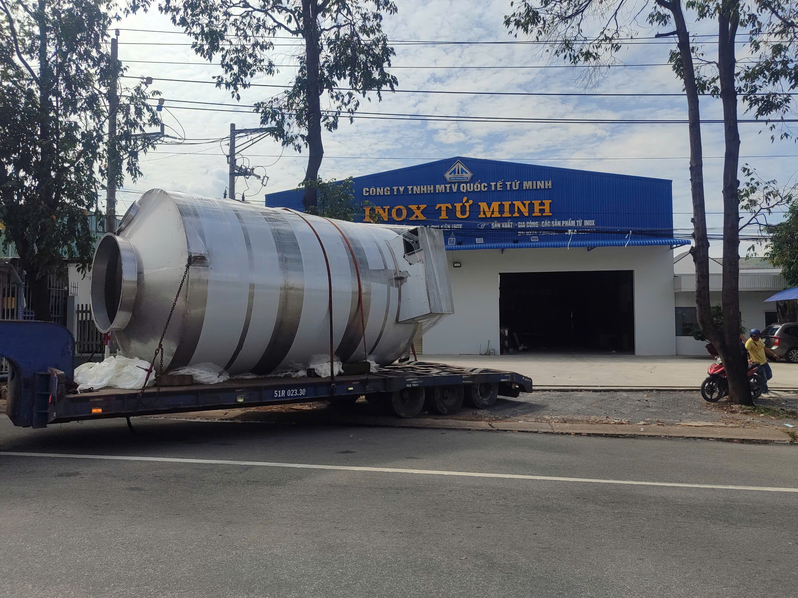 bon inox tu minh 2