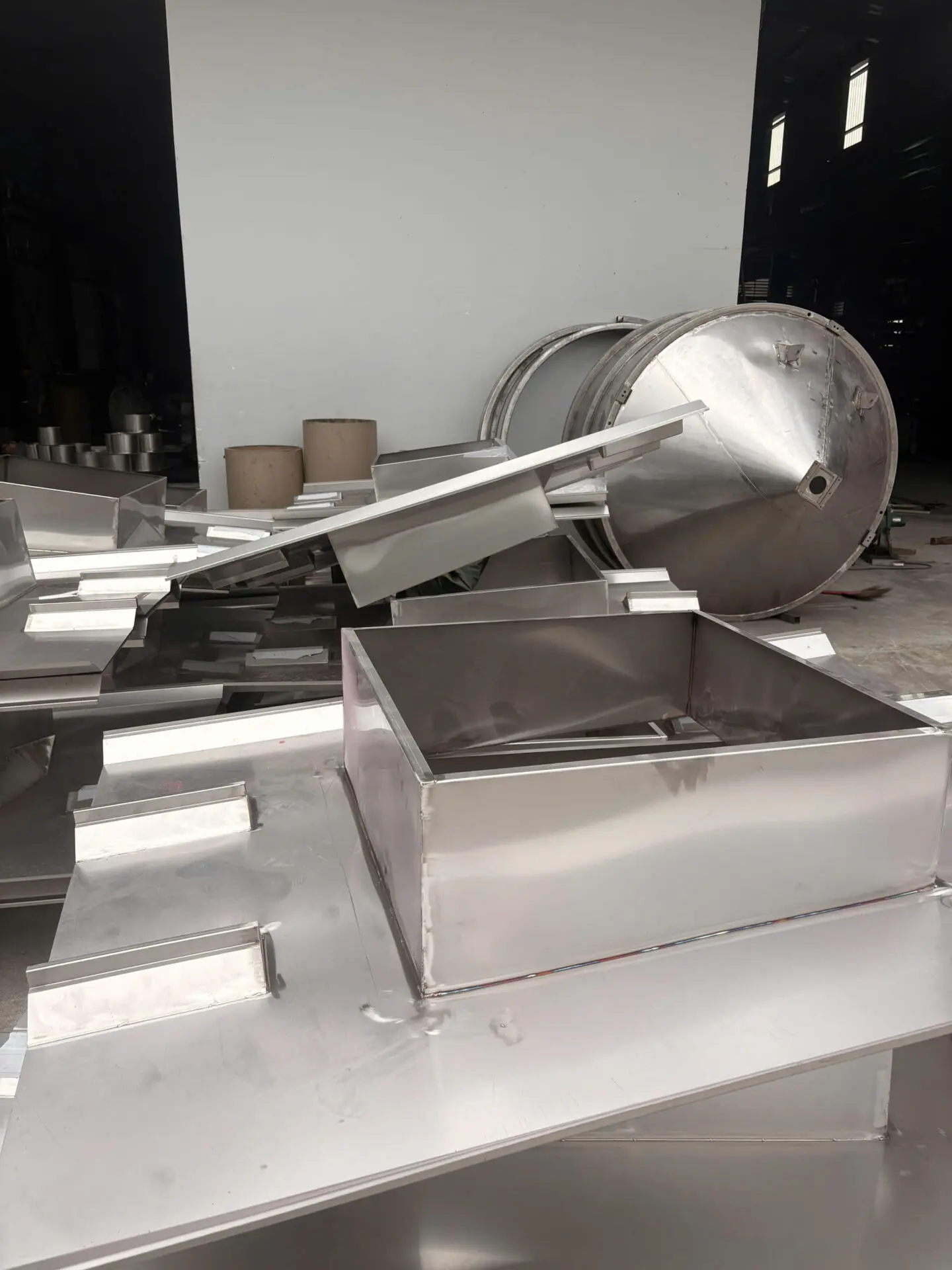 inox tu minh 15